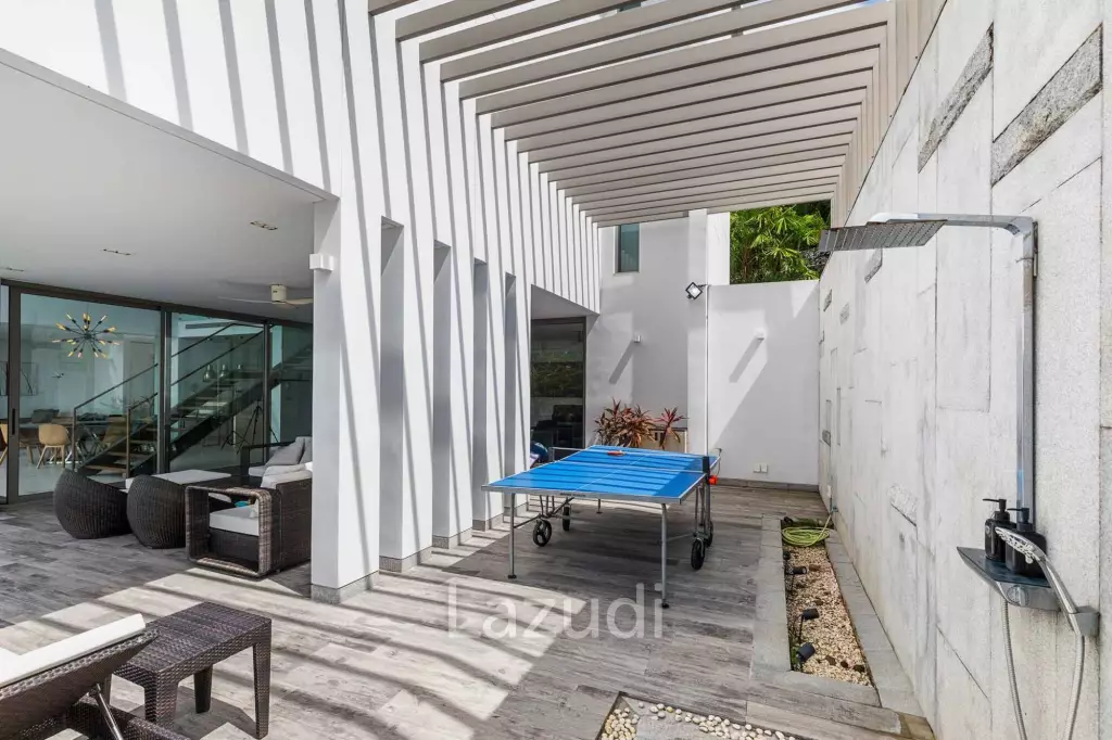Seaview Apartment Walking Distance To Beach