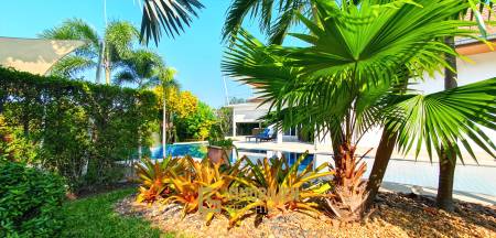 The Views Hua Hin: Moderne 3 Schlafzimmer Pool Villa