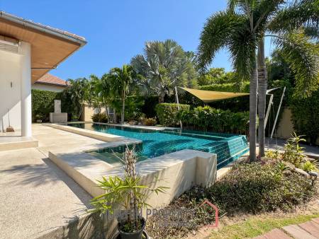 Stylish 3-Bedroom Villa with Pool in The Views Hua Hin