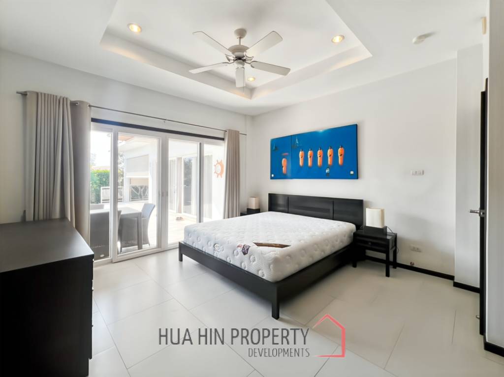 Stylish 3-Bedroom Villa with Pool in The Views Hua Hin