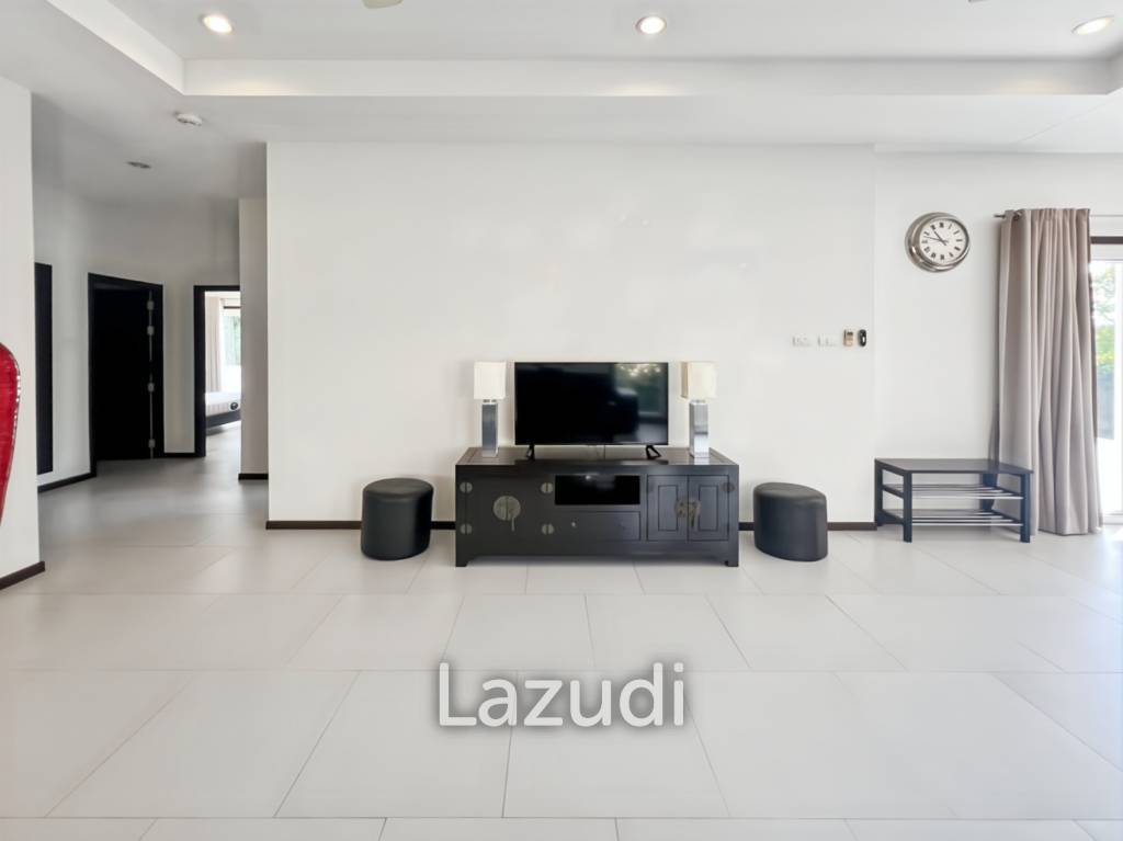 Stylish 3-Bedroom Villa with Pool in The Views Hua Hin
