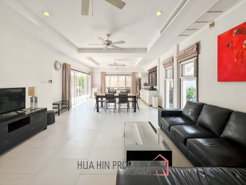 Stylish 3-Bedroom Villa with Pool in The Views Hua Hin