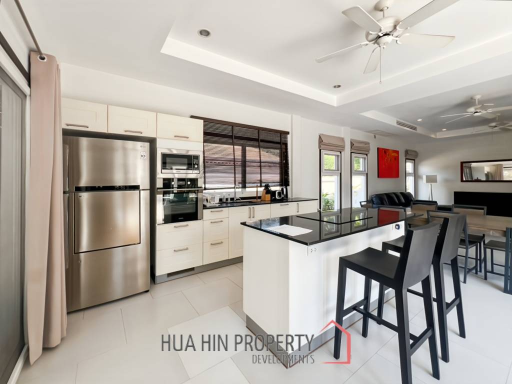 Stylish 3-Bedroom Villa with Pool in The Views Hua Hin