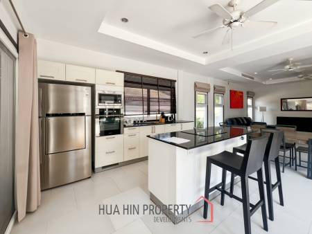 Stylish 3-Bedroom Villa with Pool in The Views Hua Hin