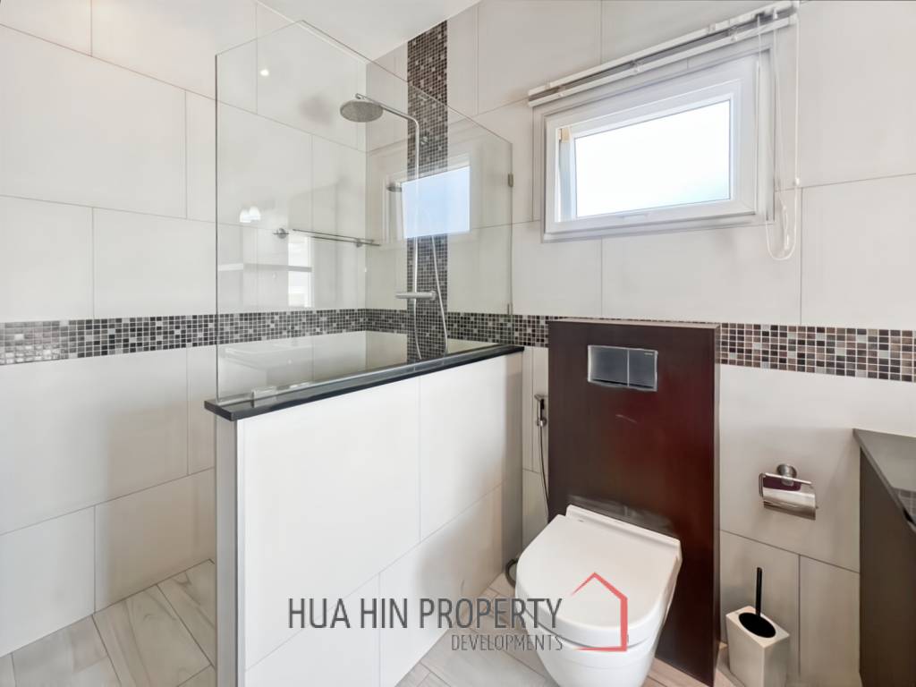 Stylish 3-Bedroom Villa with Pool in The Views Hua Hin