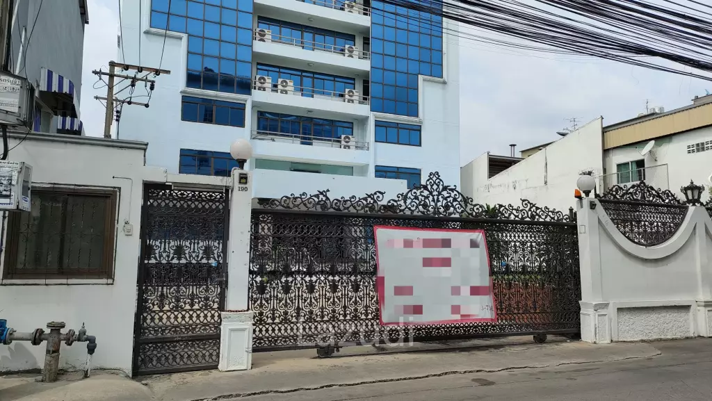 Whole Office Building for rent in Sathupradit 34