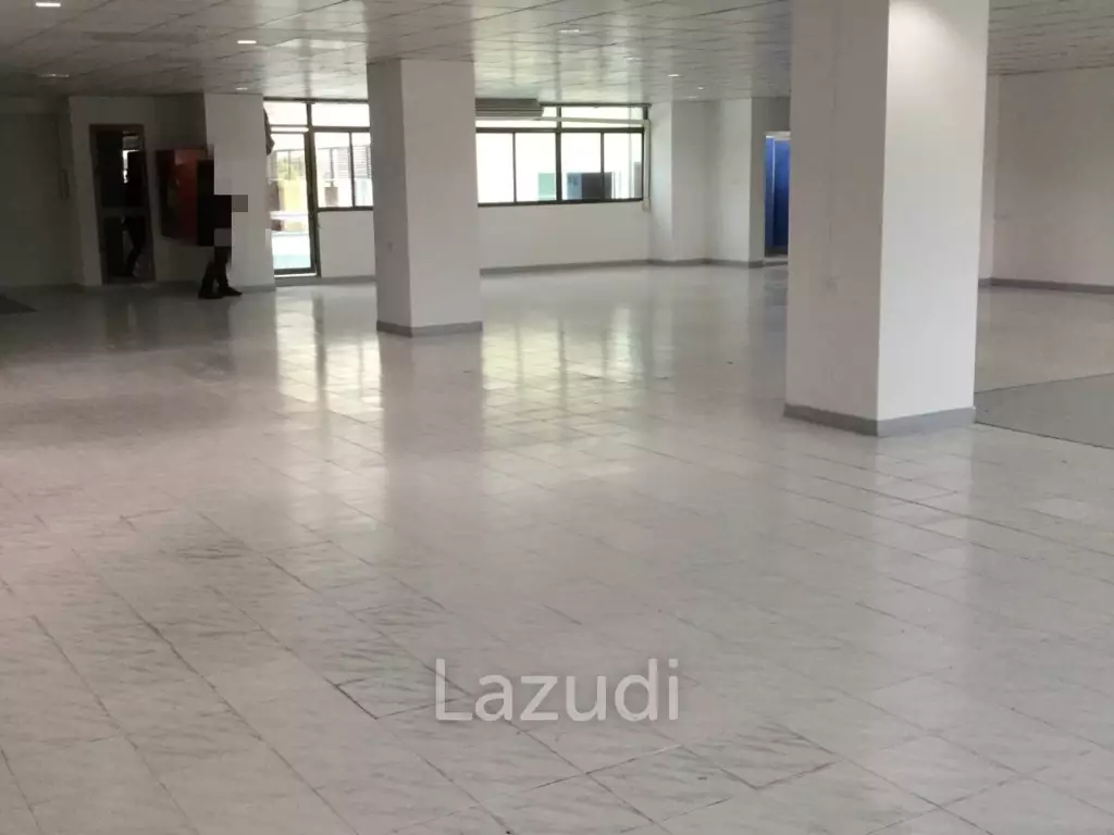 Whole Office Building for rent in Sathupradit 34