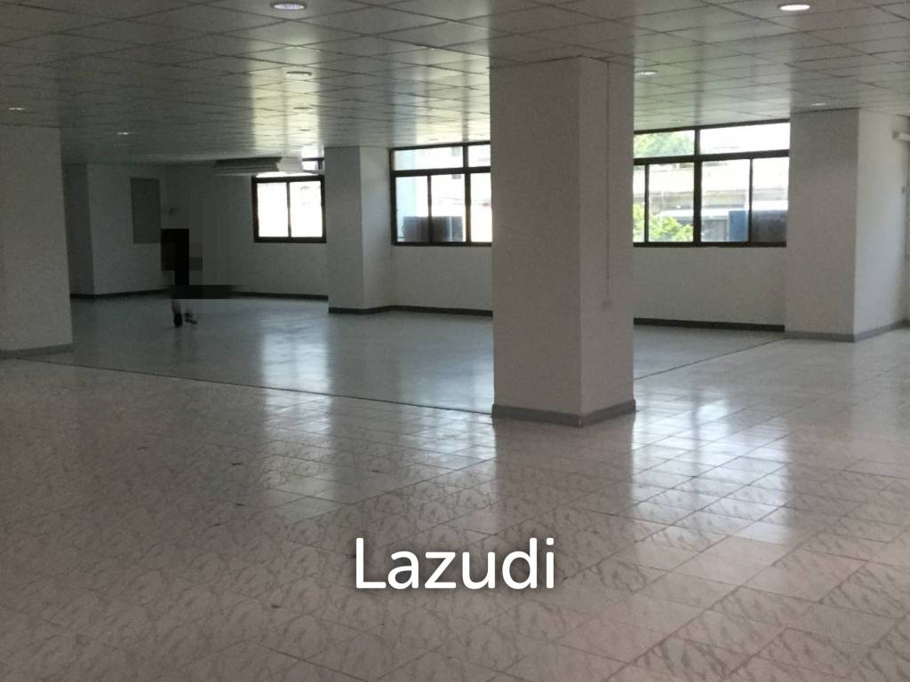 Whole Office Building for rent in Sathupradit 34