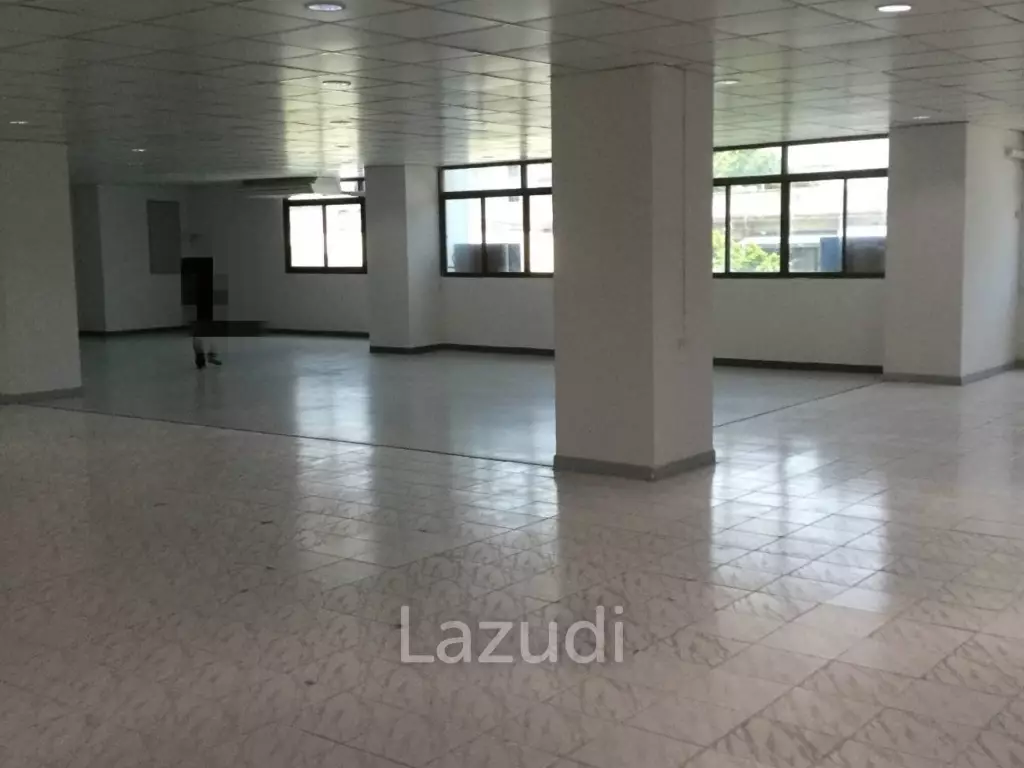Whole Office Building for rent in Sathupradit 34