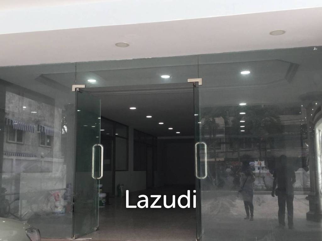Whole Office Building for rent in Sathupradit 34