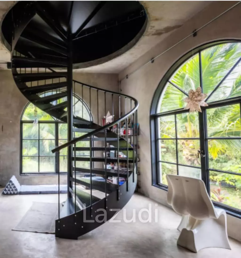 Unique loft-style, 3-bedroom house for rent in Kathu