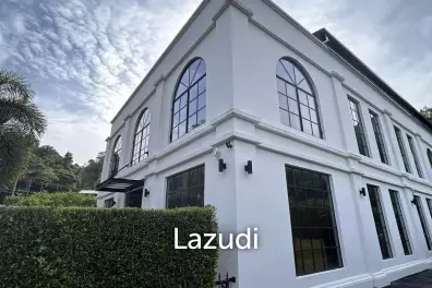 Unique loft-style, 3-bedroom house for rent in Kathu