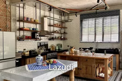 Unique loft-style, 3-bedroom house for rent in Kathu