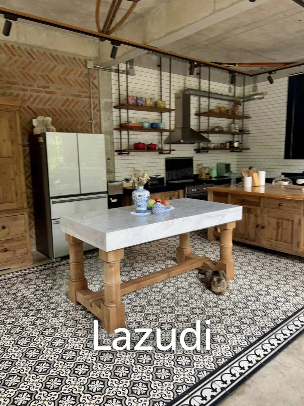 Unique loft-style, 3-bedroom house for rent in Kathu