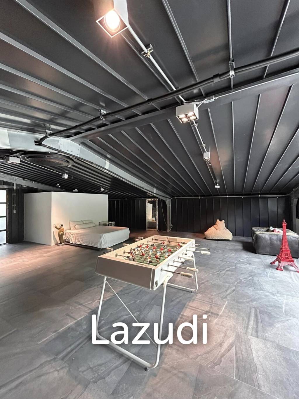Unique loft-style, 3-bedroom house for rent in Kathu