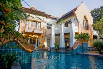 3 Beds 4 Baths 750 SQ.M. Phutara Villa Pattaya