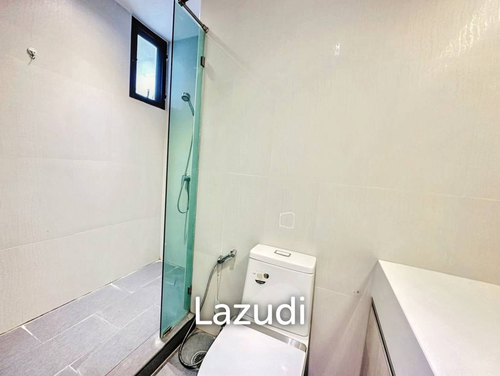 3 Beds 3 Baths 300 SQ.M Baan Yen Akard