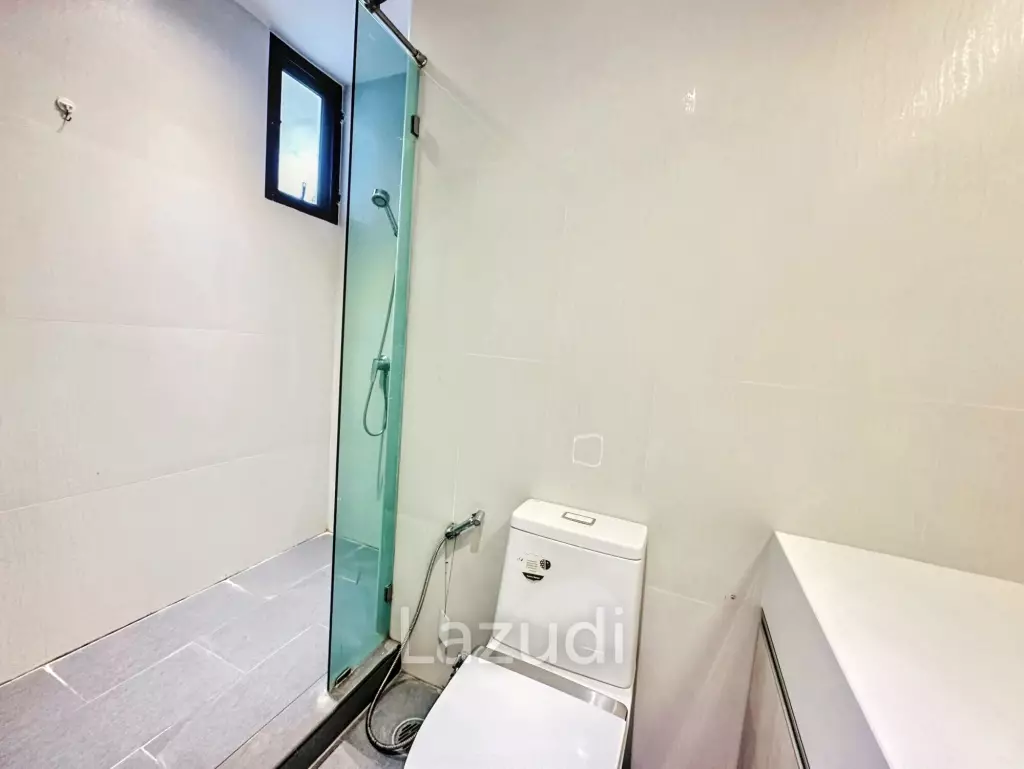3 Beds 3 Baths 300 SQ.M Baan Yen Akard