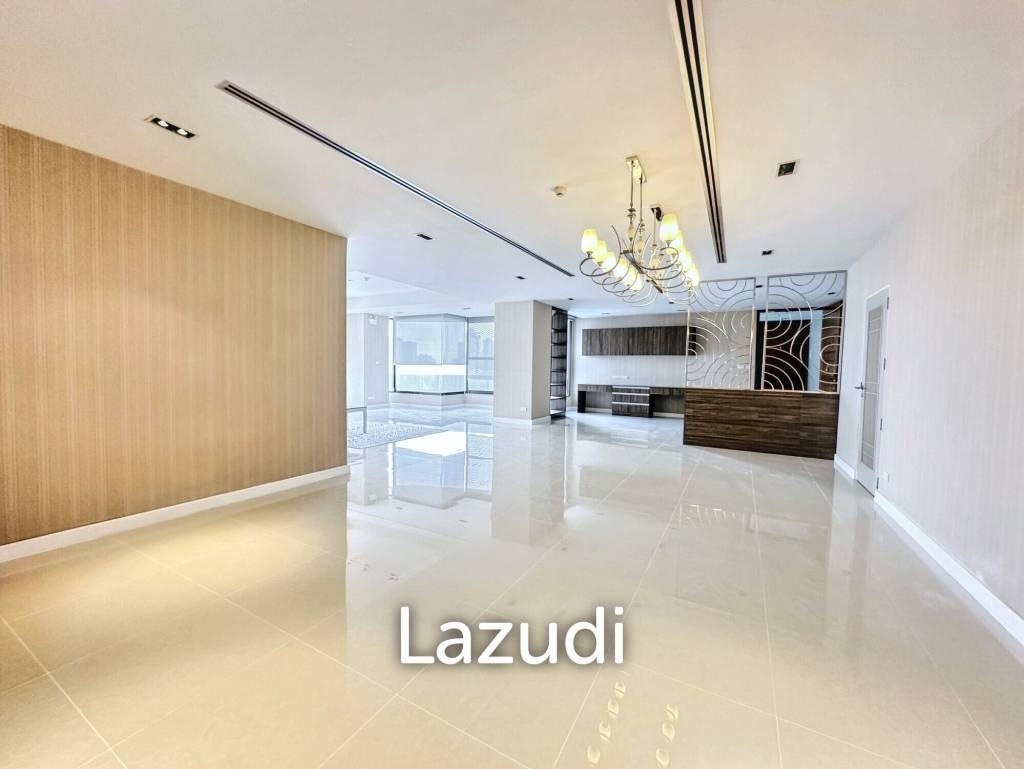 3 Beds 3 Baths 300 SQ.M Baan Yen Akard