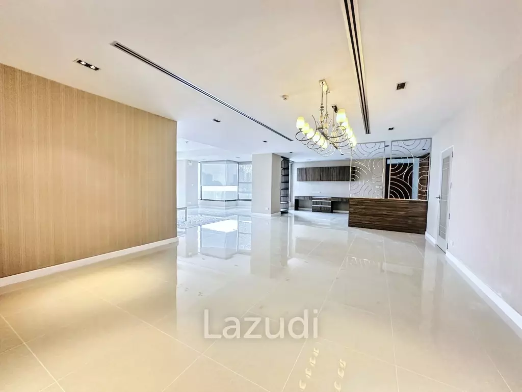 3 Beds 3 Baths 300 SQ.M Baan Yen Akard