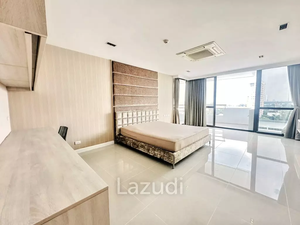 3 Beds 3 Baths 300 SQ.M Baan Yen Akard