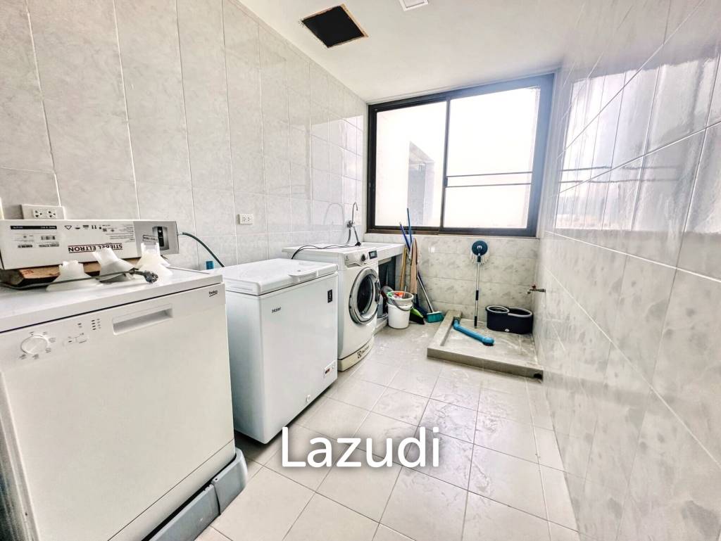 3 Beds 3 Baths 300 SQ.M Baan Yen Akard