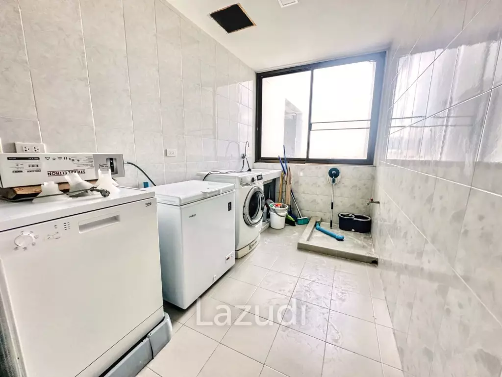 3 Beds 3 Baths 300 SQ.M Baan Yen Akard