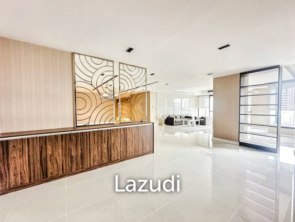 3 Beds 3 Baths 300 SQ.M Baan Yen Akard