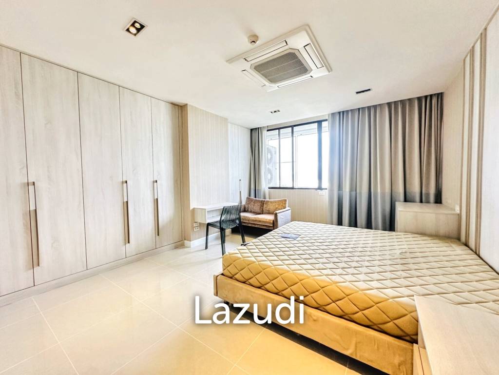 3 Beds 3 Baths 300 SQ.M Baan Yen Akard