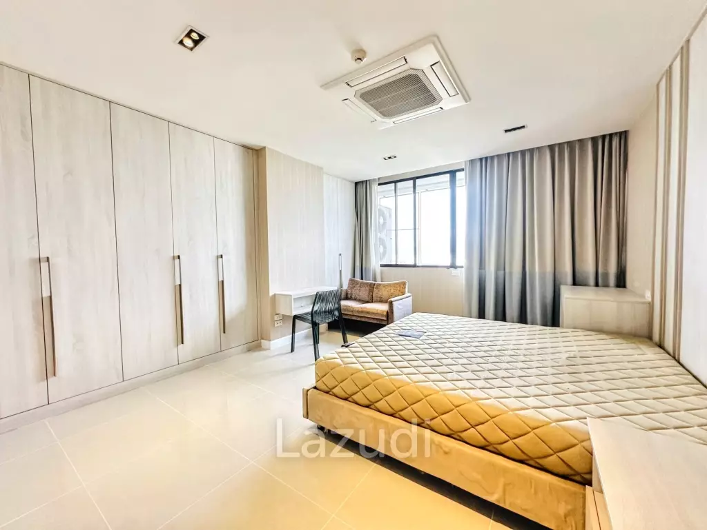 3 Beds 3 Baths 300 SQ.M Baan Yen Akard