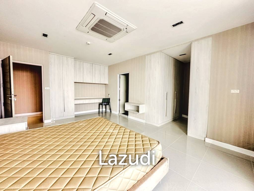 3 Beds 3 Baths 300 SQ.M Baan Yen Akard