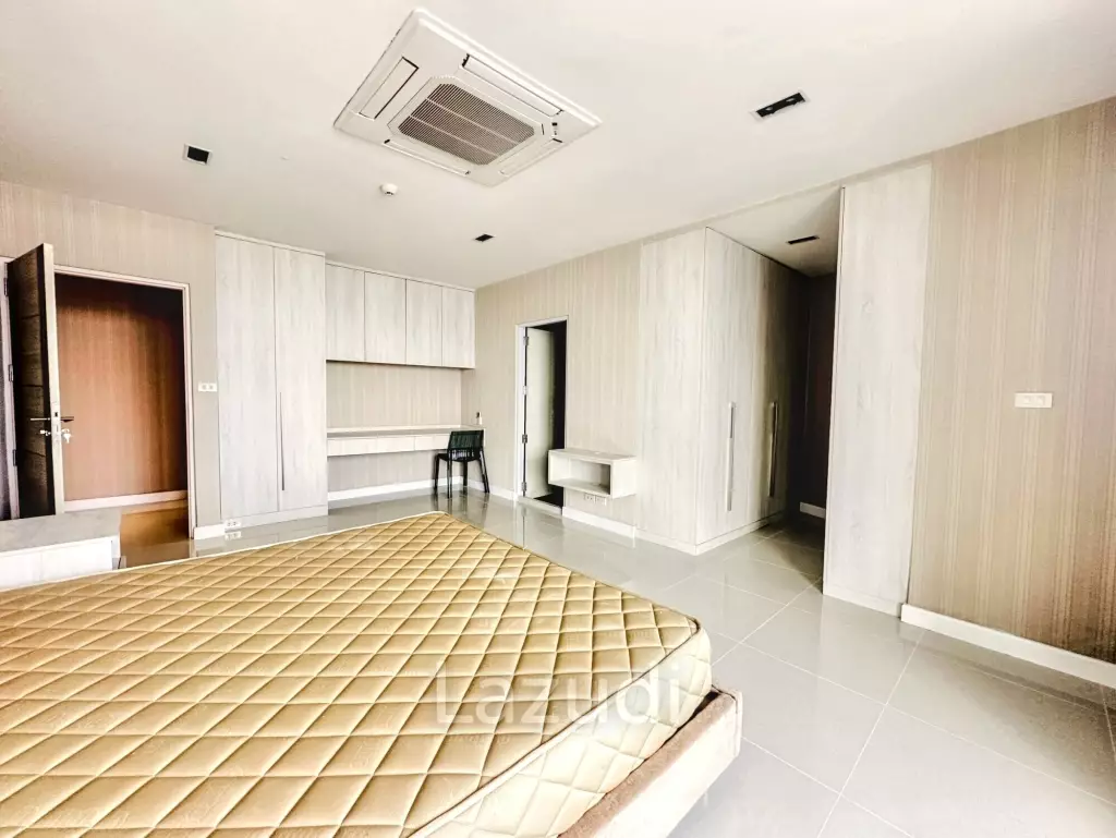 3 Beds 3 Baths 300 SQ.M Baan Yen Akard