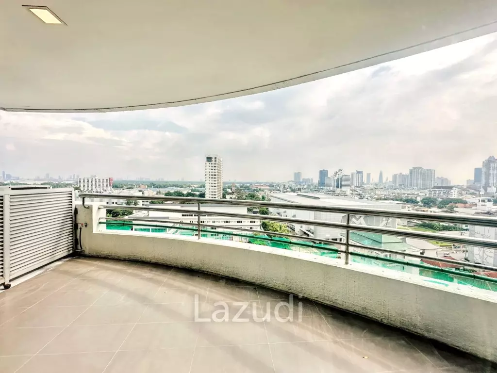 3 Beds 3 Baths 300 SQ.M Baan Yen Akard