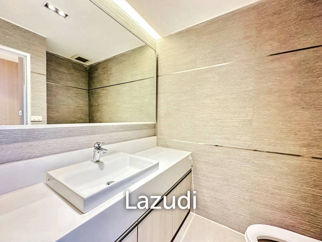 3 Beds 3 Baths 300 SQ.M Baan Yen Akard