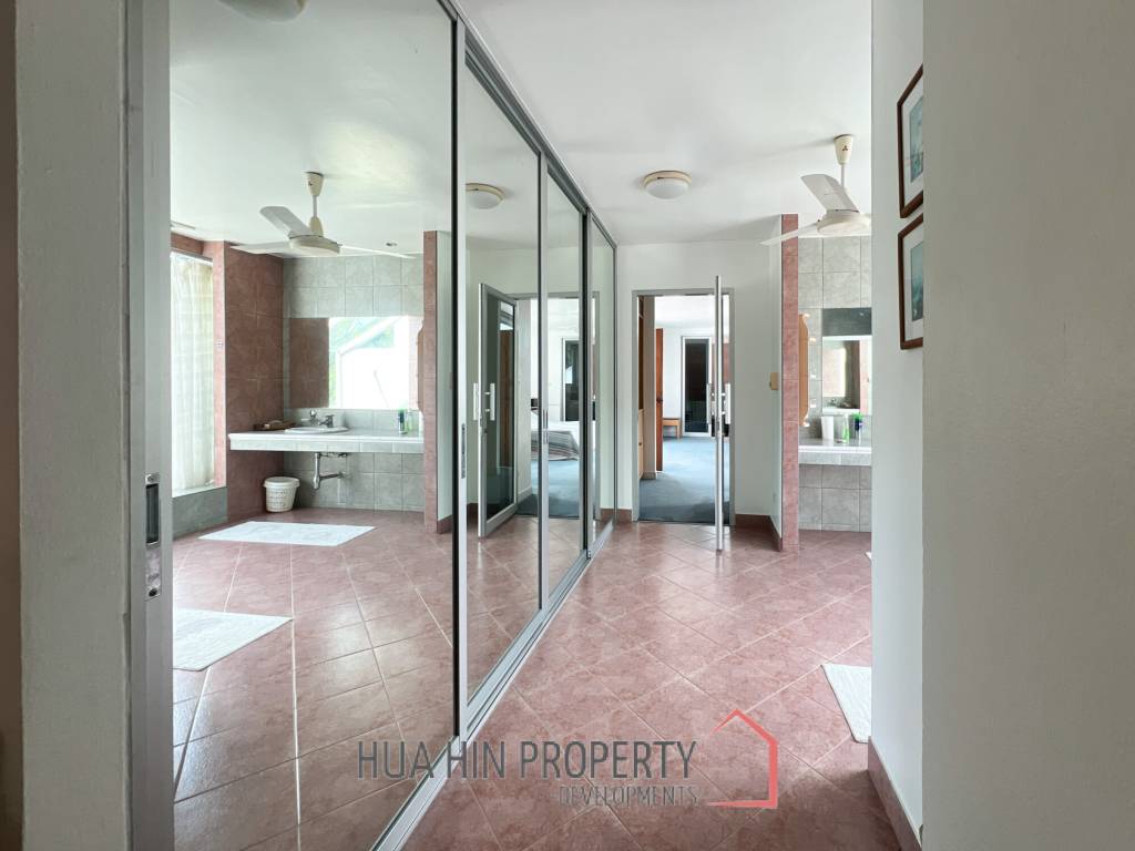 Modern 3 Bedroom Villa with Pool on 2 Rai of Land in Cha Am