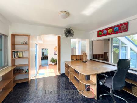 Modern 3 Bedroom Villa with Pool on 2 Rai of Land in Cha Am