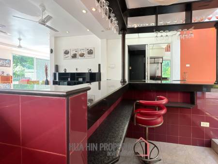 Modern 3 Bedroom Villa with Pool on 2 Rai of Land in Cha Am