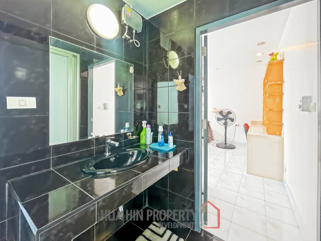 Modern 3 Bedroom Villa with Pool on 2 Rai of Land in Cha Am