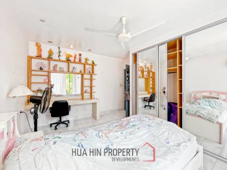 Modern 3 Bedroom Villa with Pool on 2 Rai of Land in Cha Am