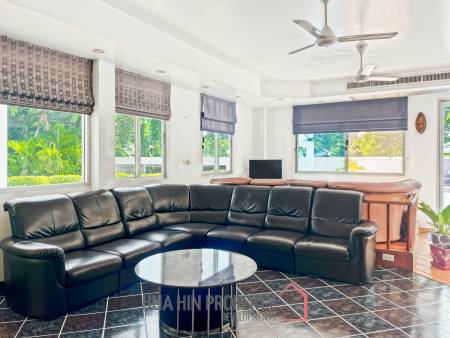 Modern 3 Bedroom Villa with Pool on 2 Rai of Land in Cha Am