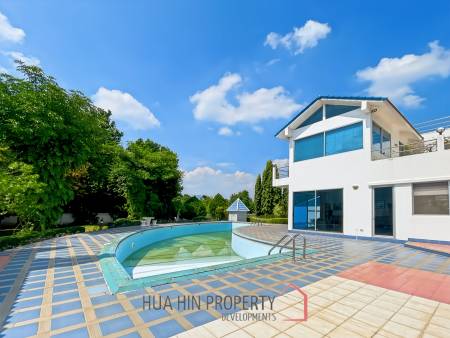 Modern 3 Bedroom Villa with Pool on 2 Rai of Land in Cha Am