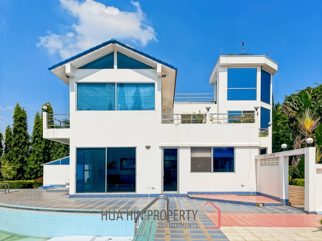 Modern 3 Bedroom Villa with Pool on 2 Rai of Land in Cha Am