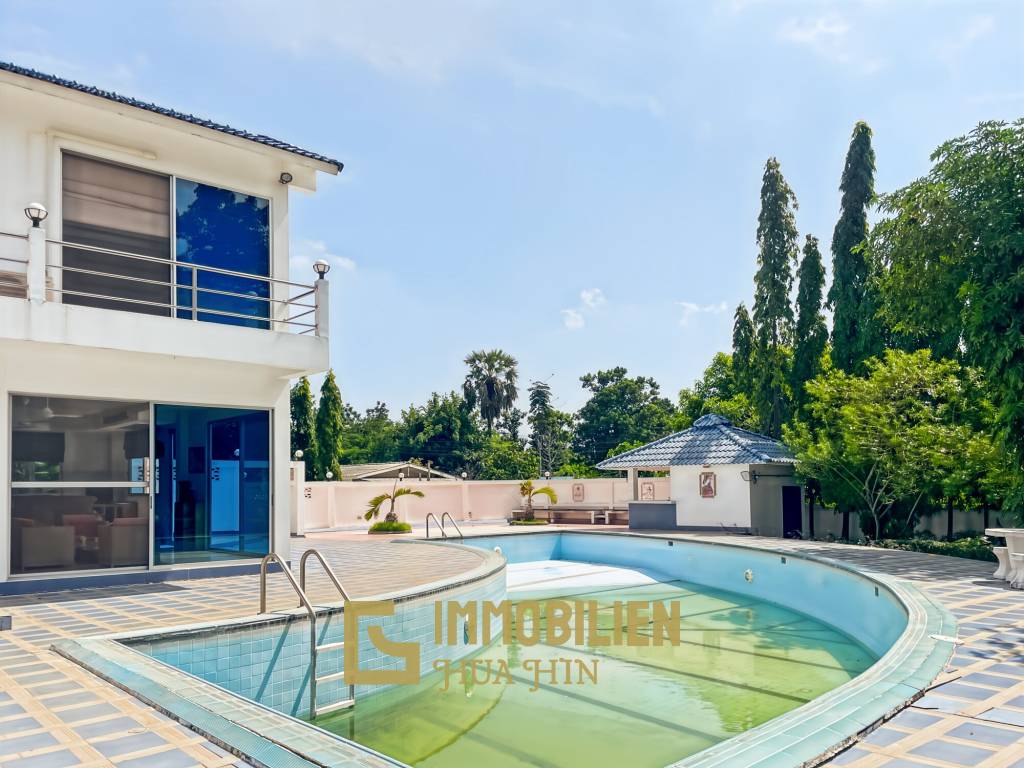 Cha Am: Moderne 3 Schlafzimmer Pool Villa auf 2 Rai Land