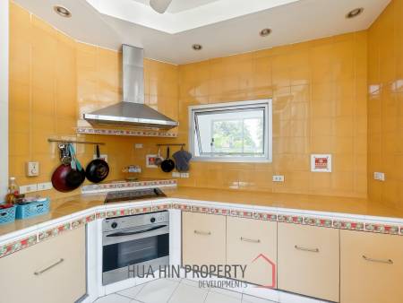Modern 3 Bedroom Villa with Pool on 2 Rai of Land in Cha Am