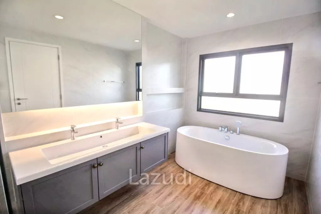 5 Bed 6 Bath SETTHASIRI Bangna KM.10