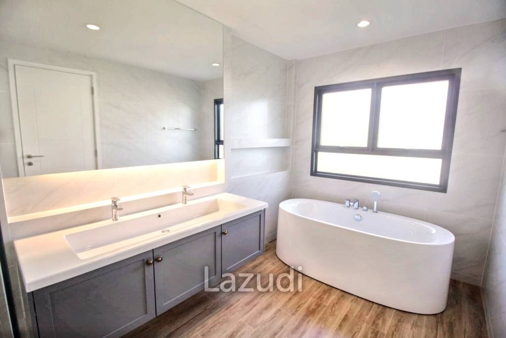 5 Bed 6 Bath SETTHASIRI Bangna KM.10