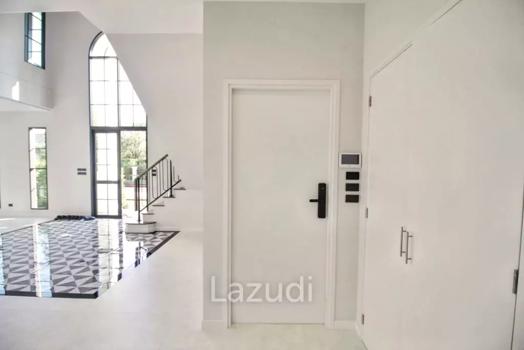 5 Bed 6 Bath SETTHASIRI Bangna KM.10