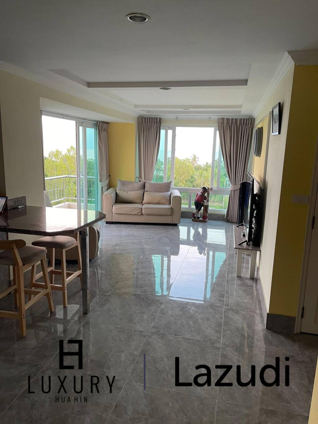 Spacious 2 Bedroom Condo in Cha Am with Ocean View