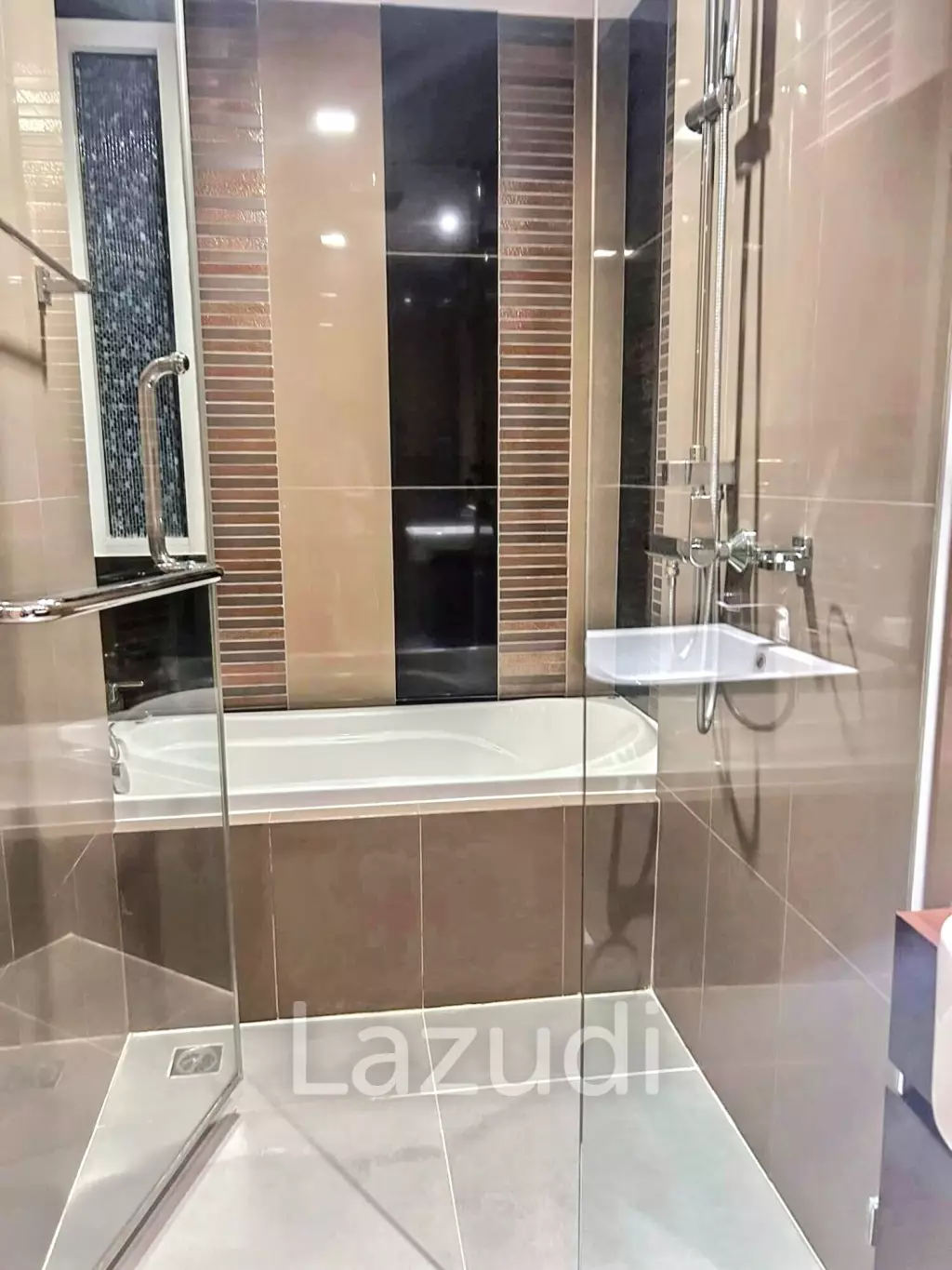 2 Bed 2 Bath 58 SQ.M  Interlux Premiere Sukumvit 13