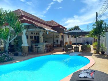 4-Bedroom Villa Near Bluetree, Thalang